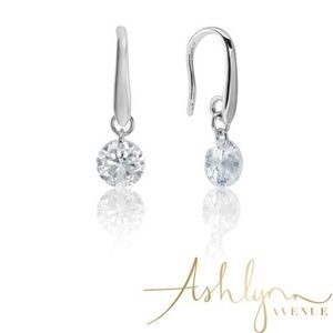 Ashlynn Avenue Earrings - Symphony Faye